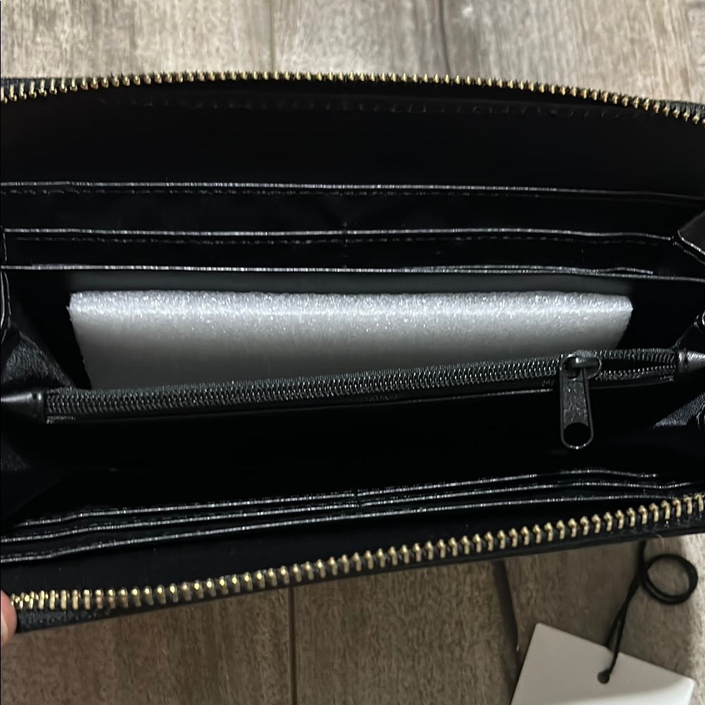 Cream Wallet - Picture 3 of 3